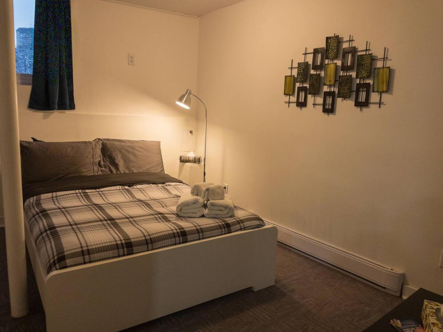 Heart Of Mtr For Memerable Experiance 2 Backyard 7Minmetro Fully Renovated & Equipped Монреаль Екстер'єр фото