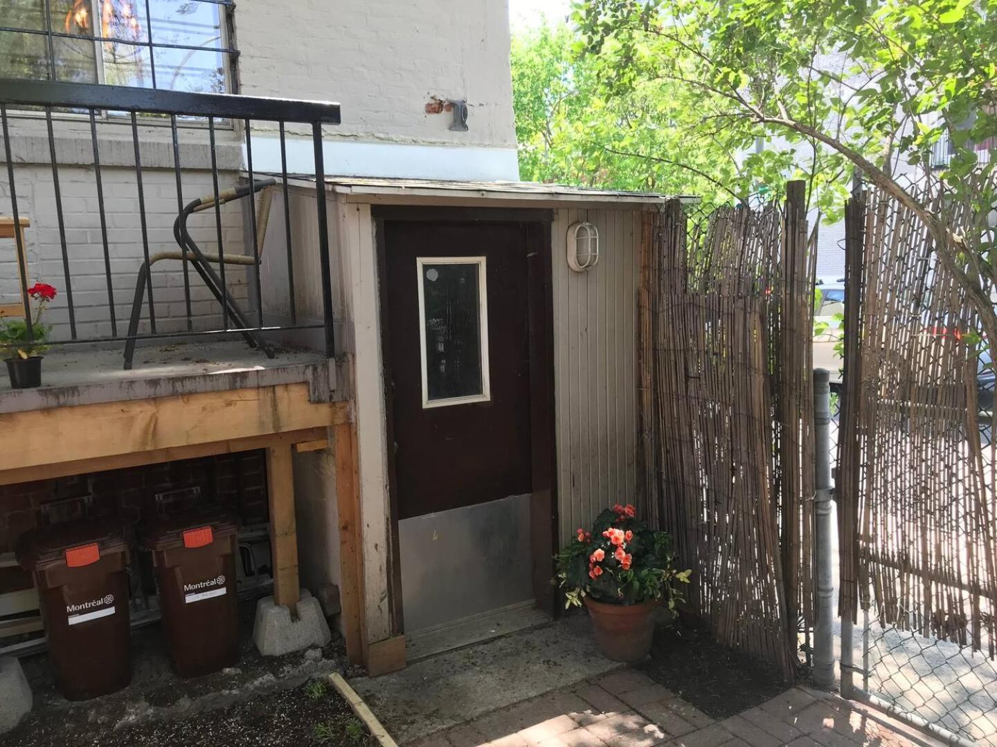 Heart Of Mtr For Memerable Experiance 2 Backyard 7Minmetro Fully Renovated & Equipped Монреаль Екстер'єр фото